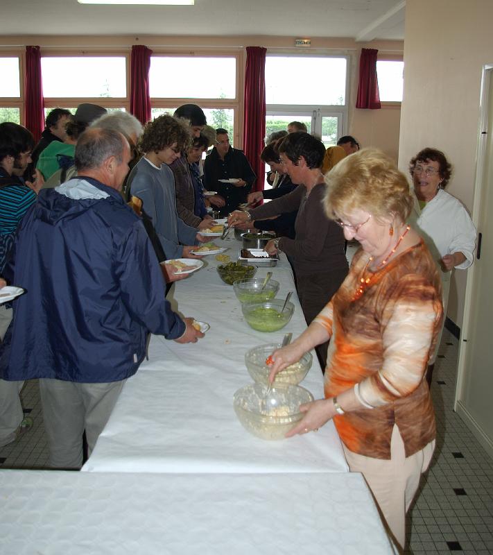 Repas benevoles CEF2007_04.jpg - Repas des bénévoles à la cantine scolaire